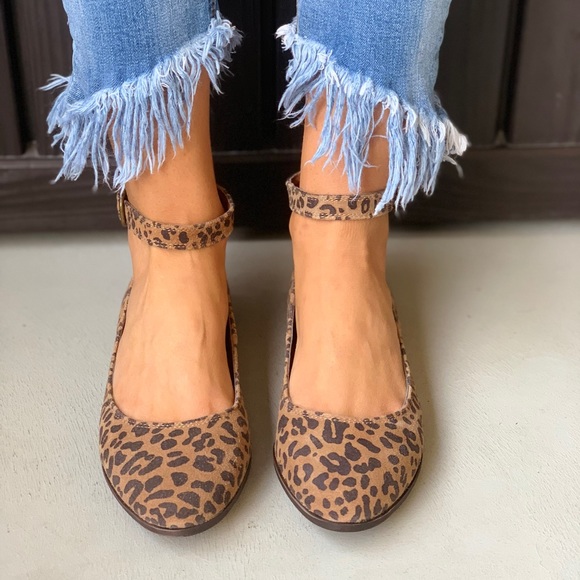 Leather Cheetah Print Ankle Strap Ballet Flats - Picture 5 of 8